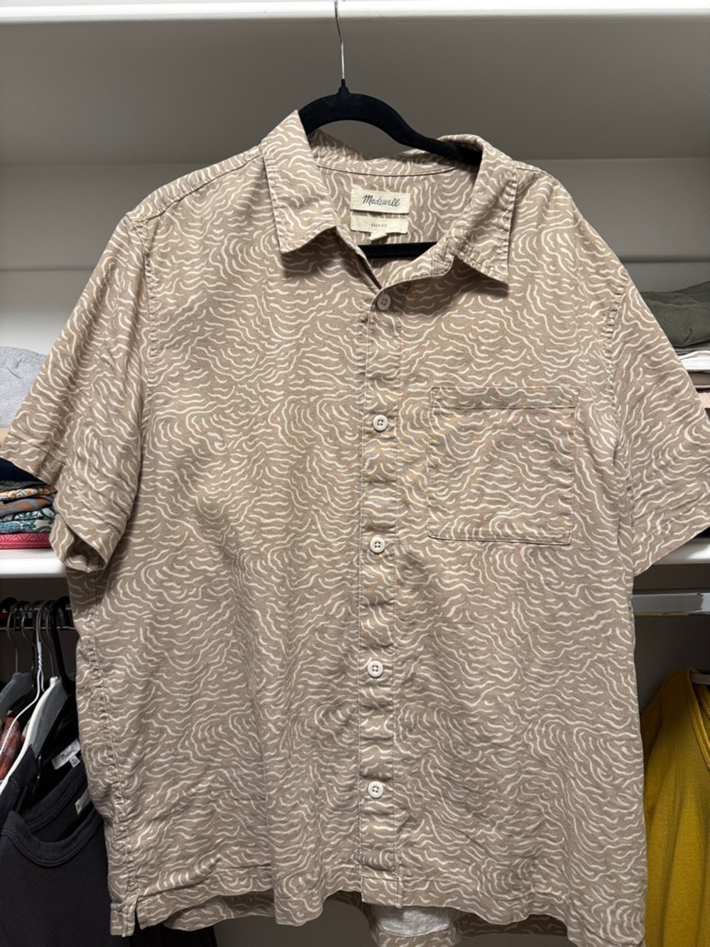 Madewell Beige Short-Sleeve Button-Up with Cream Wave Pattern